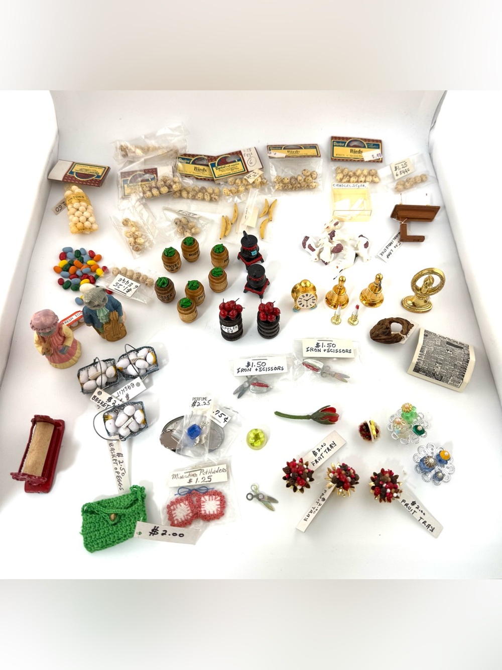 Vintage dollhouse miniatures and accessories